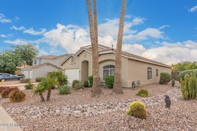 Building Photo - 31748 N Blackfoot Dr