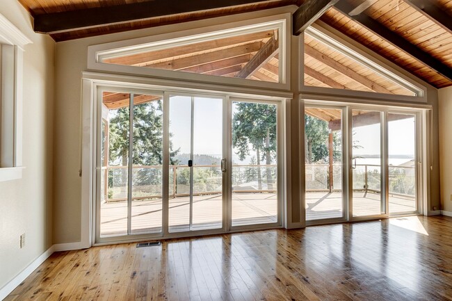 Building Photo - Beautiful Home in Polnell Shores