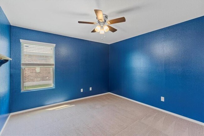 Building Photo - 1104 Hillrose Dr