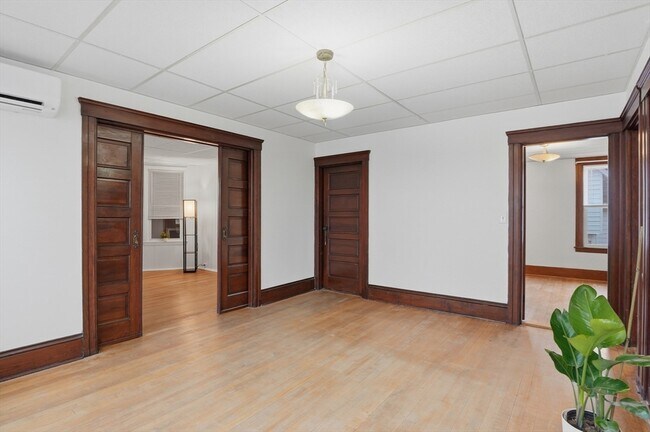 Building Photo - 34 King Philip Rd