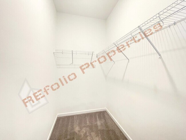 Building Photo - Beautiful Home with 4 Bedrooms, 3 Bathroom...