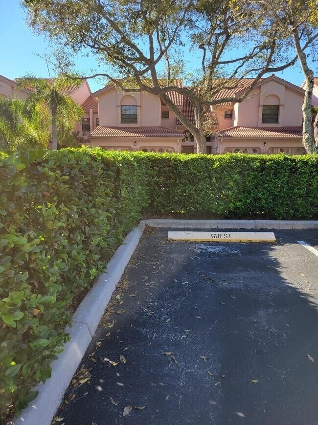 Building Photo - 5290 Europa Dr