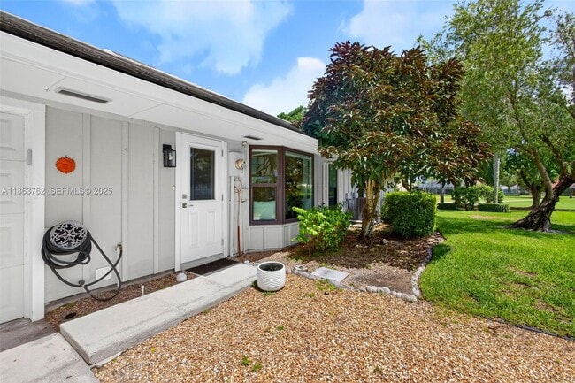 Building Photo - 15 Balfour Rd E