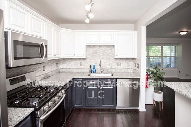 Building Photo - 606 Tanglewood Dr