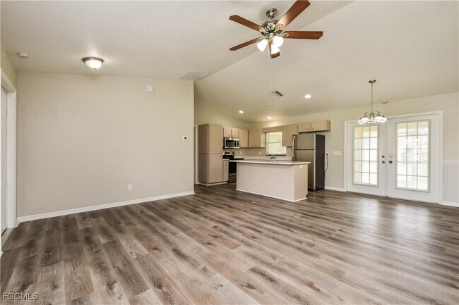 Building Photo - 2645 Vogler Ln