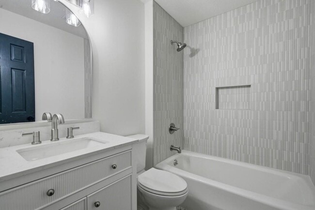 Building Photo - 2751 Cedarbrook Dr