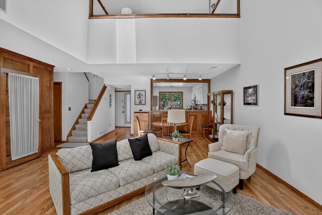 Building Photo - 2938 Kalmia Ave