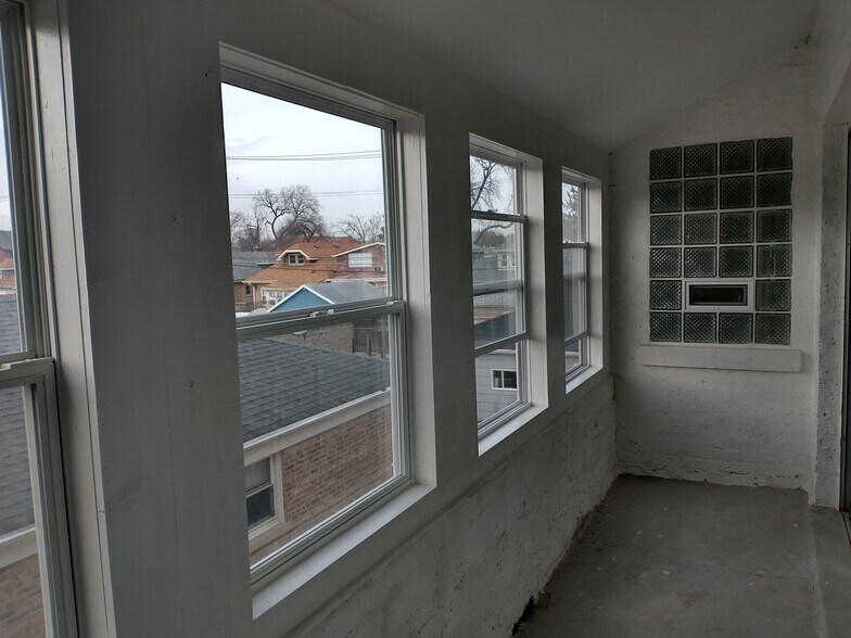 Building Photo - 2516 W Pratt Blvd