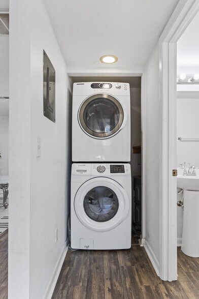 In-unit washer + dryer - 4507 Holly Tree Rd