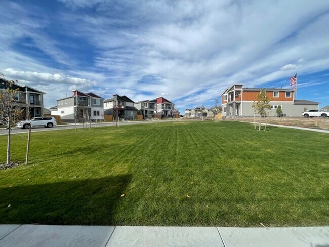Building Photo - NEWER CONSTRUCTION 4 BEDROOM HOME LOCATED in the NOOK at Shilo Ranch