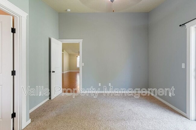 Building Photo - 2387 Equestrian Loop S
