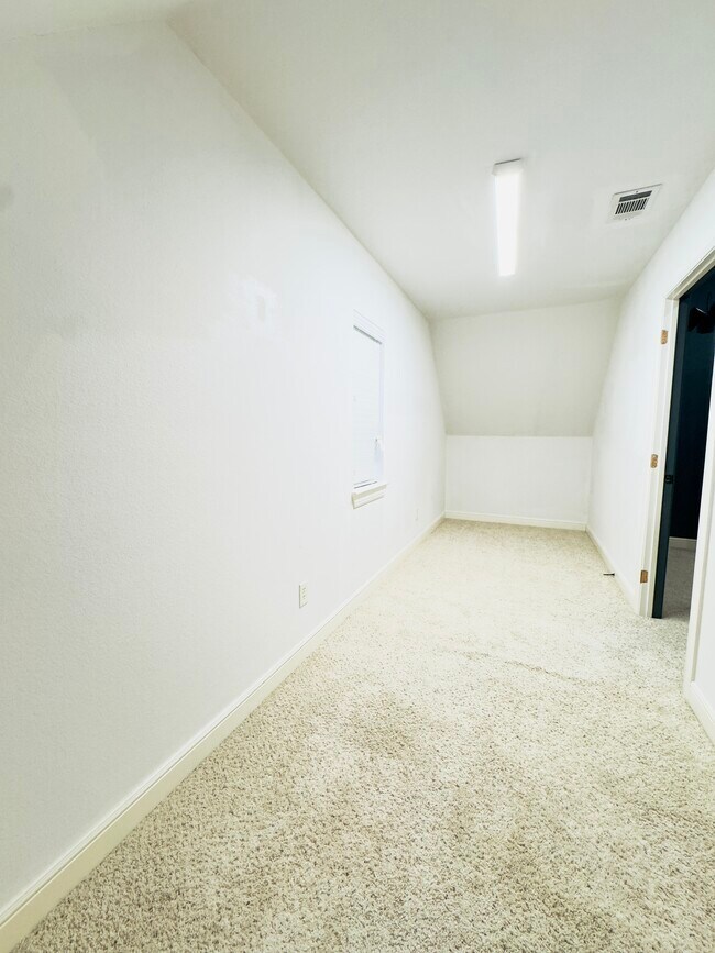 Building Photo - 7603 Bridge Water Cir