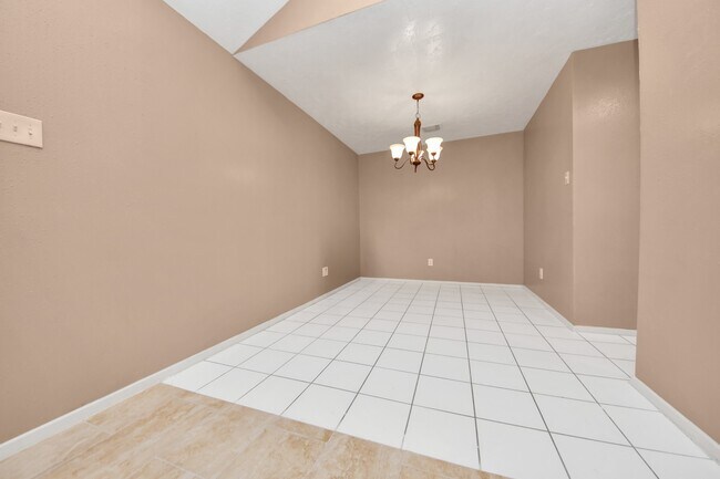 Building Photo - 16423 Monte Carlo Ln