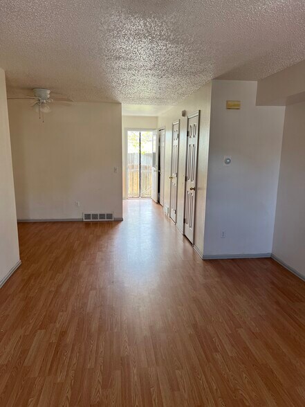 Building Photo - 4797 Live Oak Dr