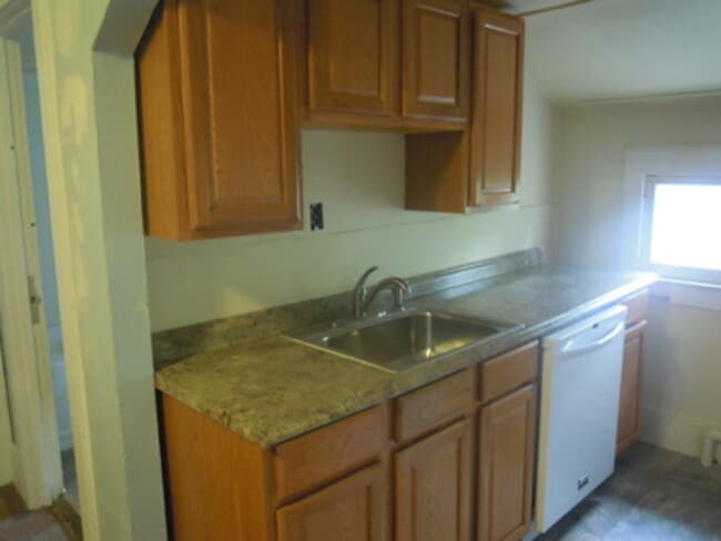 Primary Photo - 822 Westcott St