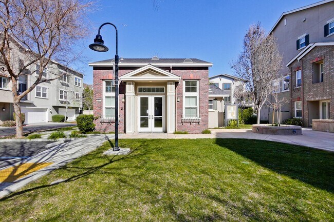 Building Photo - Wow! What a Great Home! Available Now!