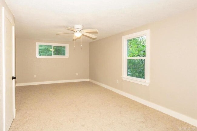 Building Photo - 107 N Summit St