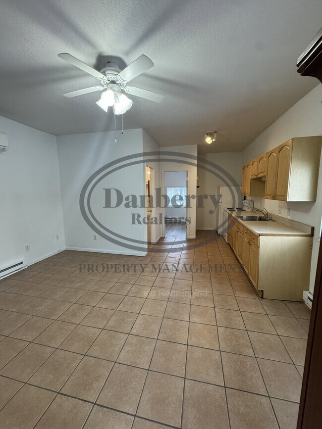 Building Photo - 600 South St