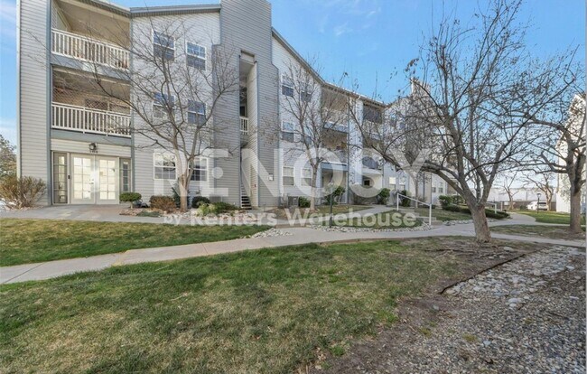 Building Photo - Modern Comfort and a Garage in Prime Aurora Location