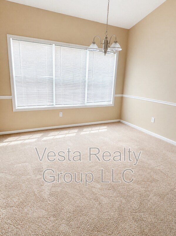 Building Photo - 1055 City Park Dr