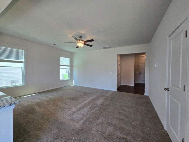 Building Photo - 1032 Crescent Moon Lp
