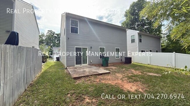 Building Photo - 1819 Hooper Court