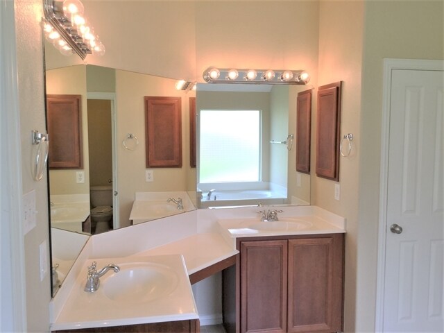 Building Photo - 245 Brookdale Dr