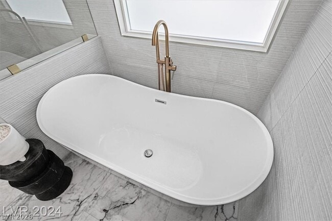 Building Photo - 8 Barton Spring Cir