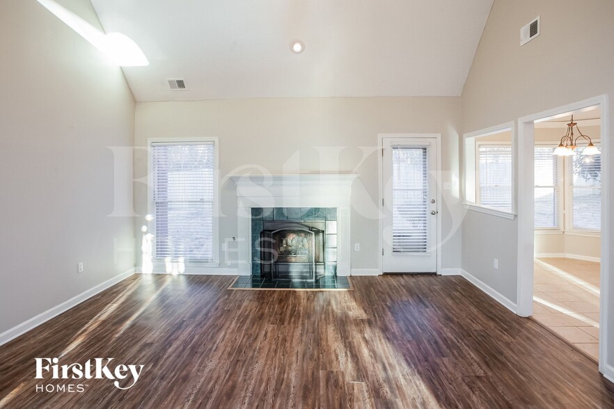 Building Photo - 2048 Bohemia Cove