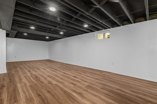 Building Photo - 303 Danworth Ct