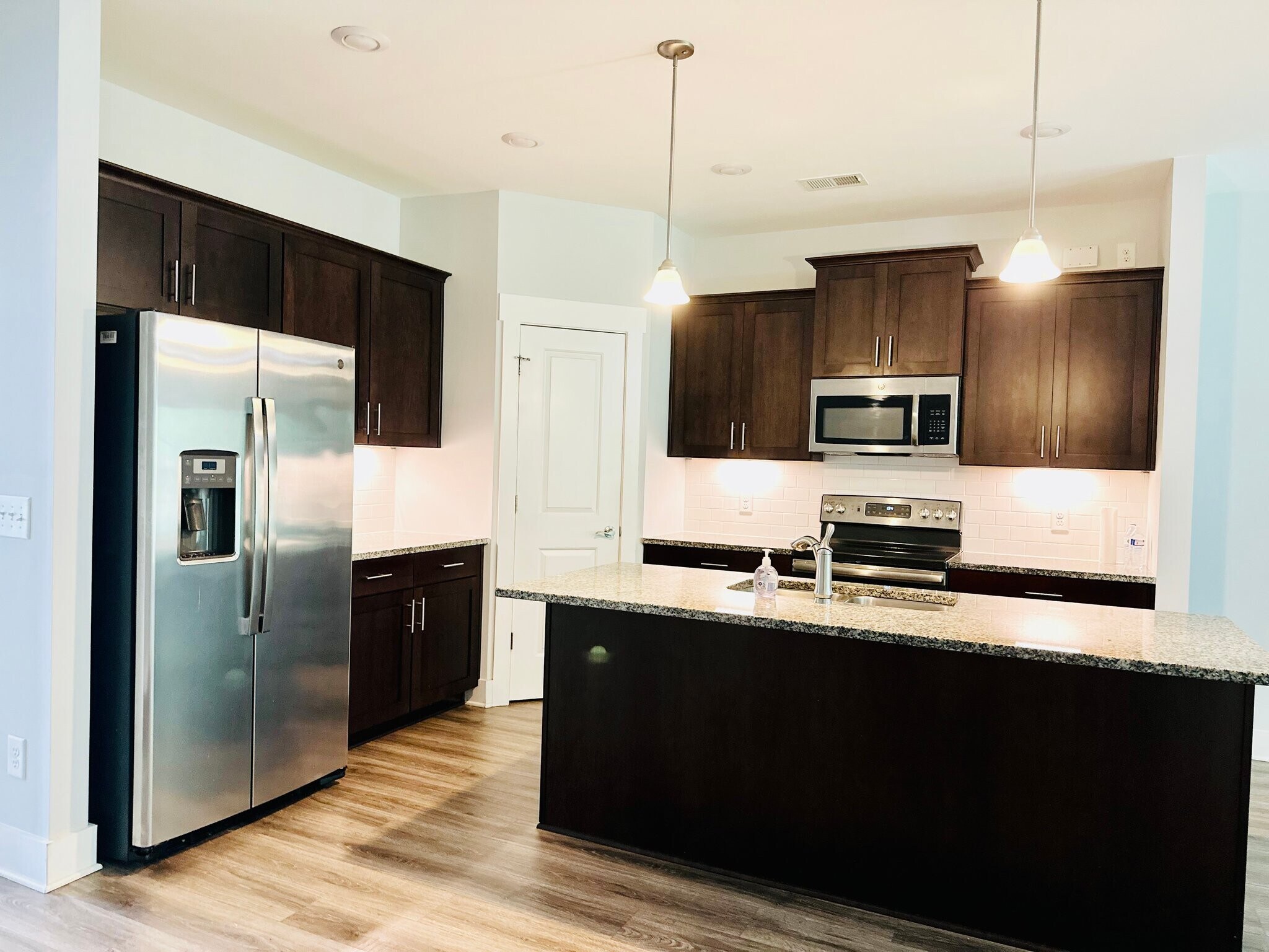 Building Photo - 6036 Gracious Dr