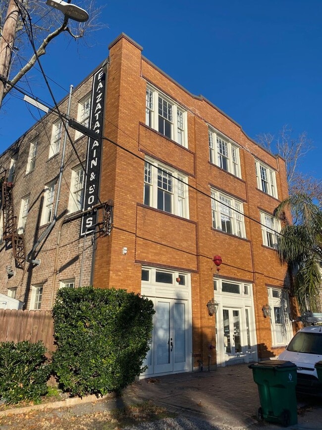 Building Photo - Valmont