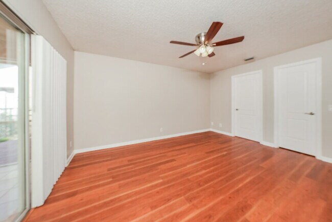 Building Photo - 244 Ponce De Leon St