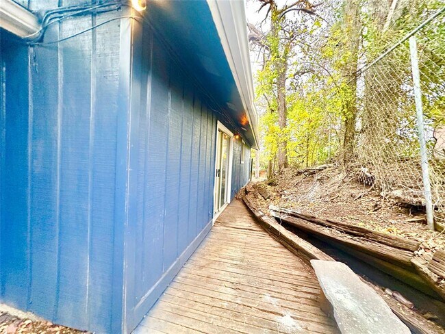 Building Photo - 4302 Scottsdale Rd