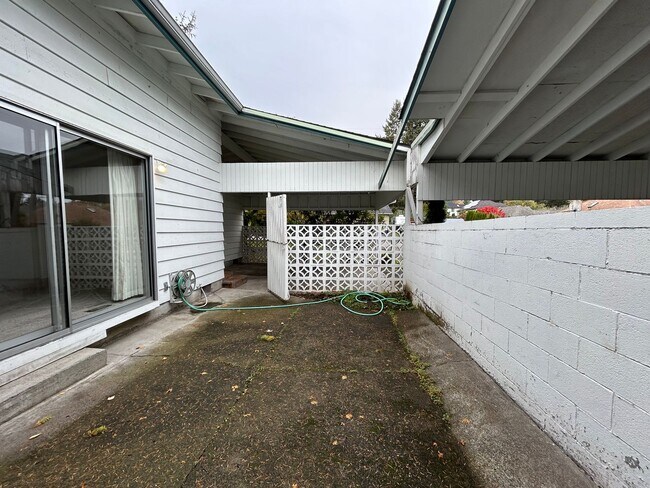 Building Photo - sw114th