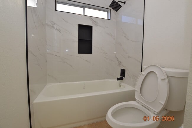 Building Photo - 1925 Ann Greta Dr