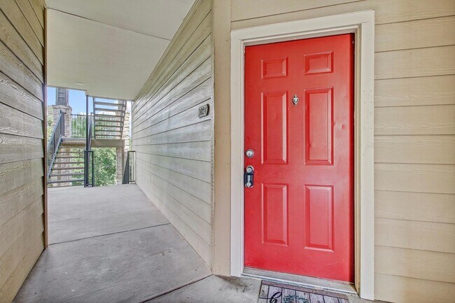 Building Photo - 2320 Gracy Farms Ln