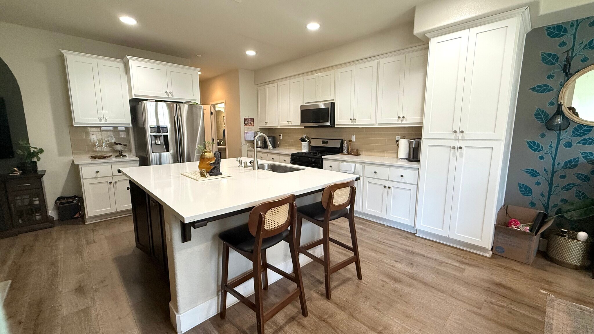 Huge Island ! Kitchen- Tall cabinets. Spacious! - 27 Rogers Ln