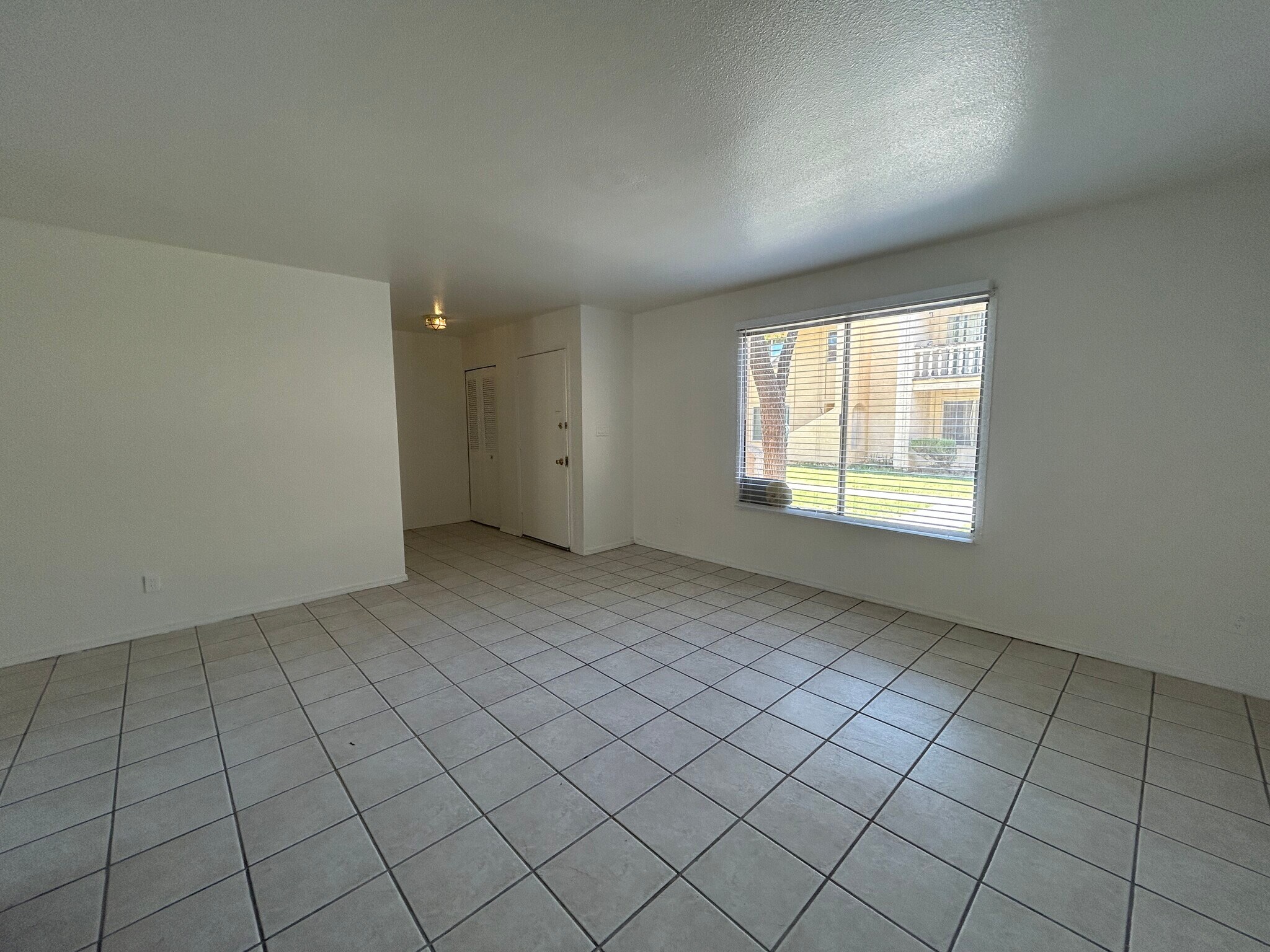 Building Photo - 5744 N 44th Ave