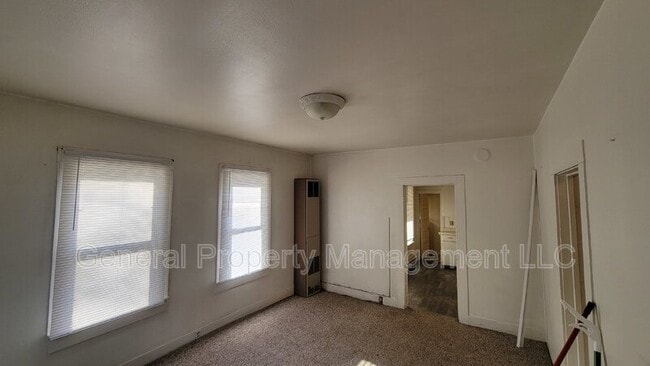Building Photo - 1563 E Madison St