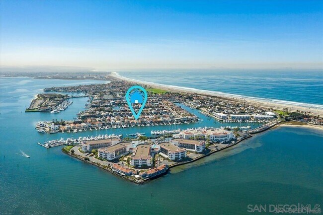 Primary Photo - Large Custom Home on the Bay with Boat Dock