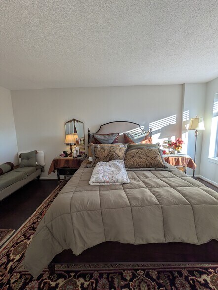 Building Photo - 2111 Wisconsin Ave NW