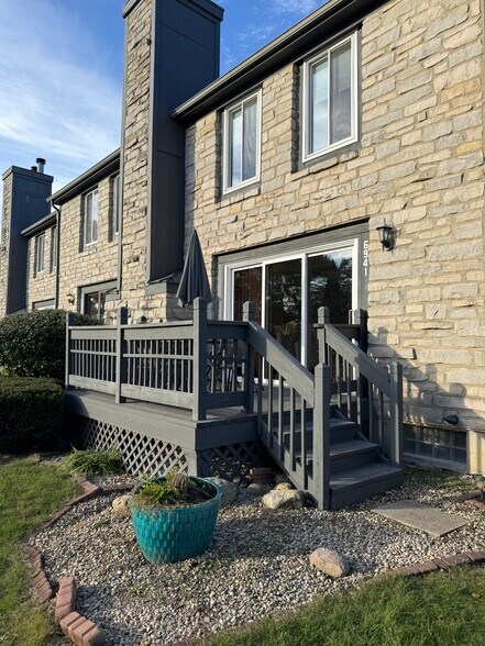 Building Photo - 6941 Dublin Village Dr