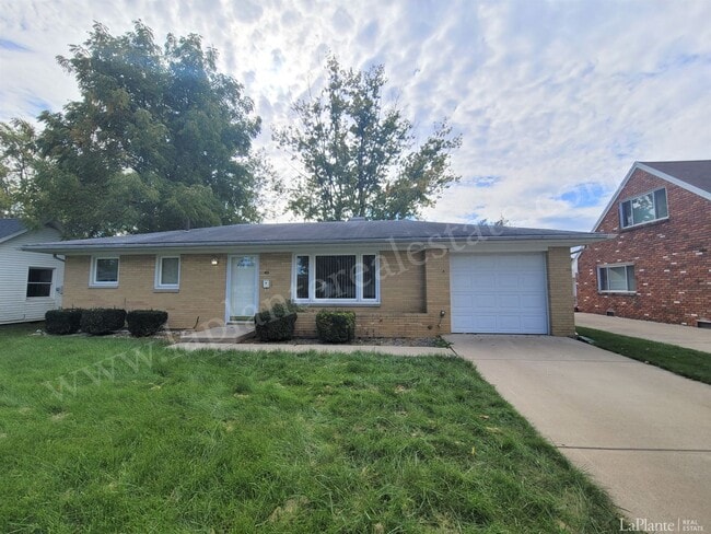 Building Photo - Three Bedroom Brick Ranch for Rent