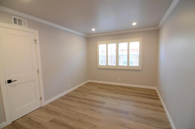 Building Photo - 126 22nd Ave