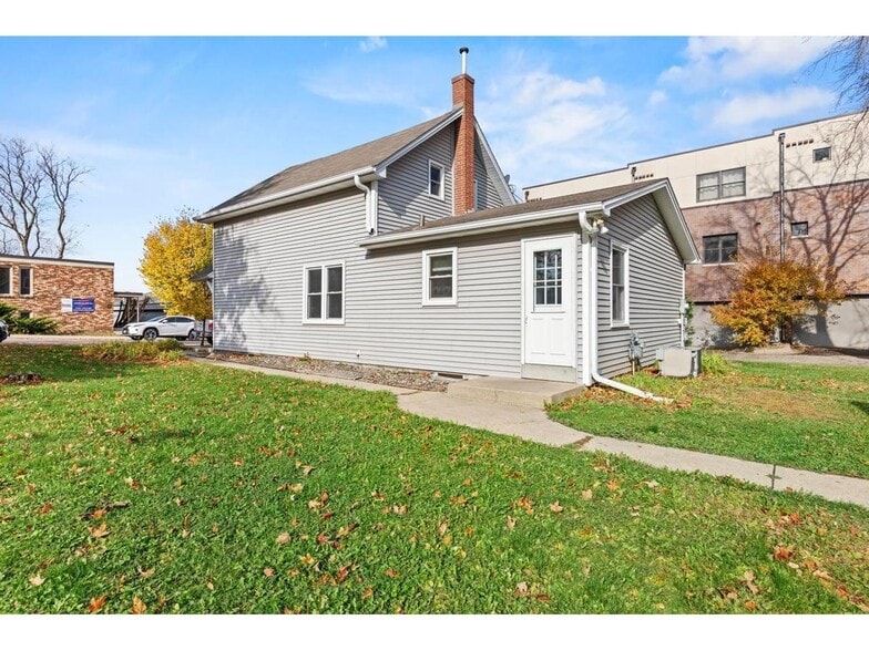 Building Photo - 120 2nd St N