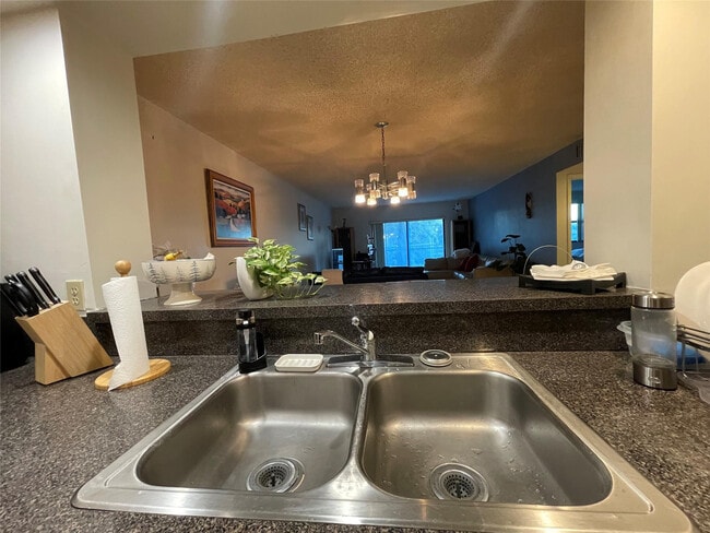 Building Photo - 16141 Blatt Blvd