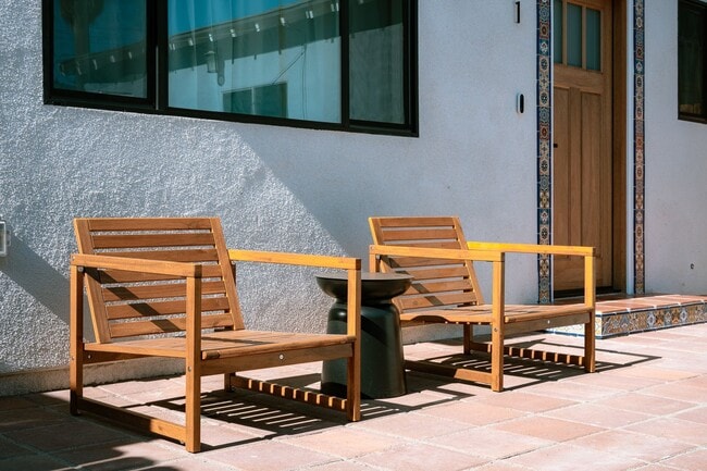 Building Photo - Contemporary New home in Monrovia