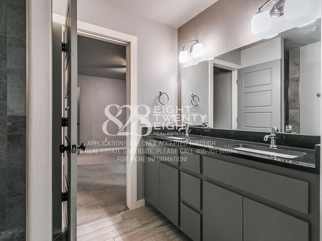 Building Photo - West Normans Best Kept Secret! 3 bd/2.5 bath Beautiful Townhome!
