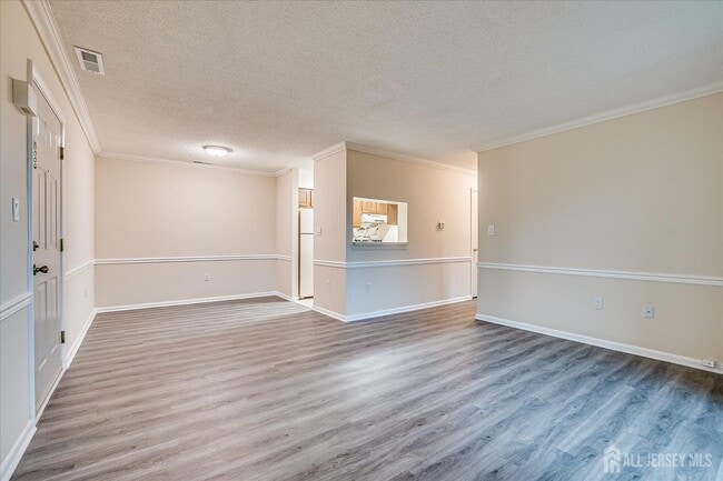 Building Photo - 211 Ravens Crest Dr